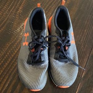 Underarmour mens 9 shoes